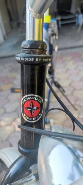 Schwinn Csepel tra bicigli