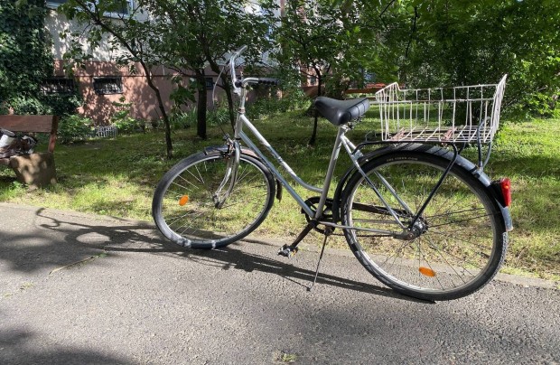Schwinn csepel női kerékpár nagy csomagtartóval
