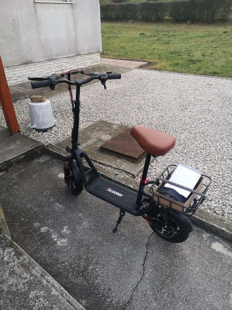 Scooter I12 elektromos roller