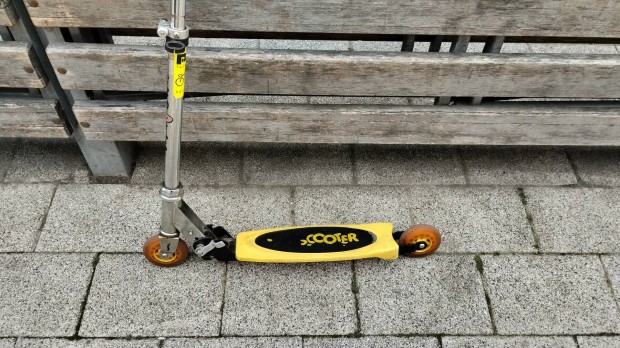 Scooter sszecsukhat gyerek roller 