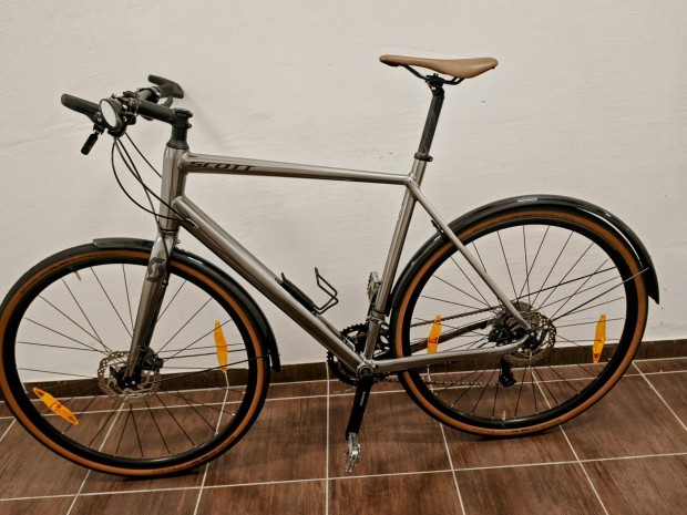 Scott Metrix 30 EQ Fitness kerékpár
