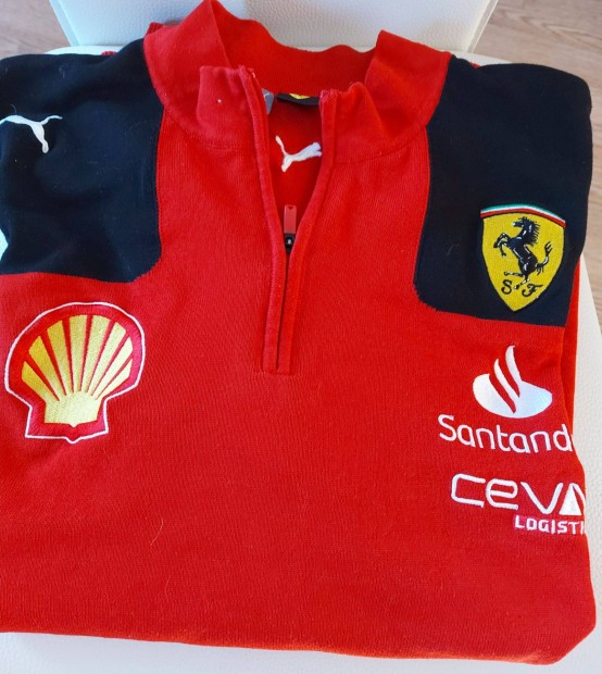 Scuderia Ferrari gallros csapat fels