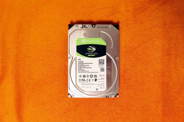Seagate Barracuda 4TB HDD merevlemez, 3,5", 100/100%