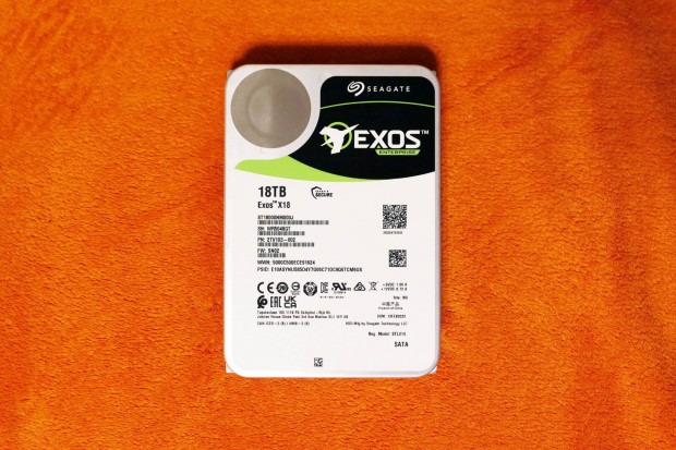Seagate Exos X18 18TB HDD merevlemez, 3,5", 100/100%