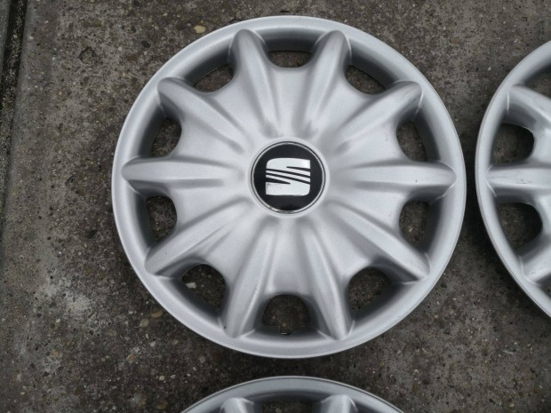 Seat 15-ös gyári dísztárcsa