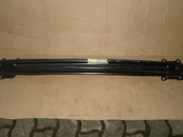 Seat Altea Leon hátsó lökhárító merevítő 5P0807305