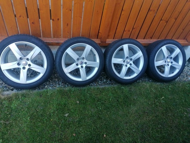 Seat Alufelni garnitra nyrigumikkal 17" 5x112