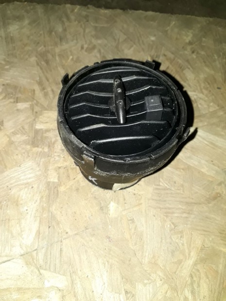 Seat Cordoba 02-08 K�z�ps� Szell�z�