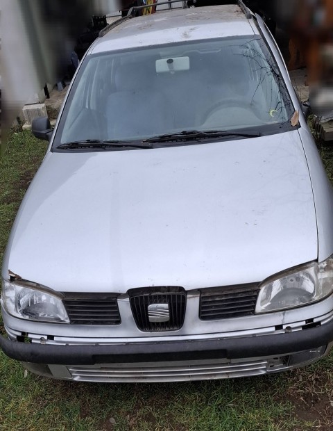 Seat Cordoba 2001 1,4 benzin bontdik!