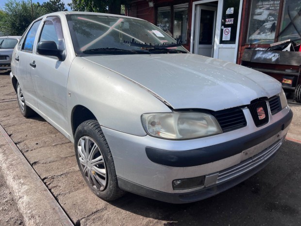 Seat Cordoba 6K2 (2002) 1.4i AUD Alkatrszek #M3179
