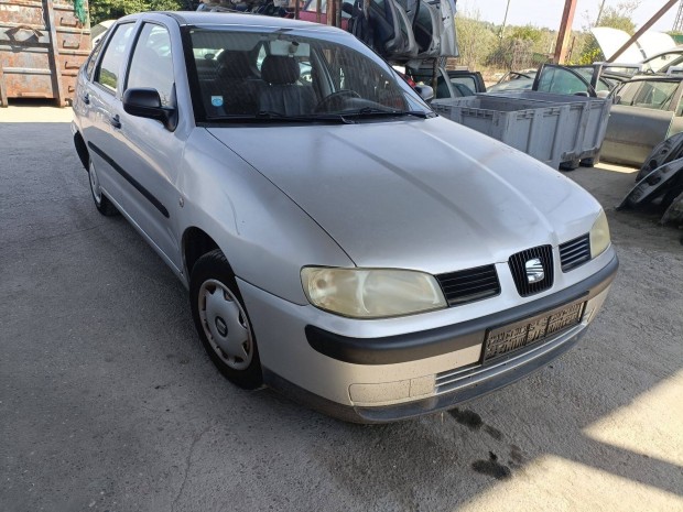 Seat Cordoba 6K2 gyri karosszria elemek LS7N sznben elad