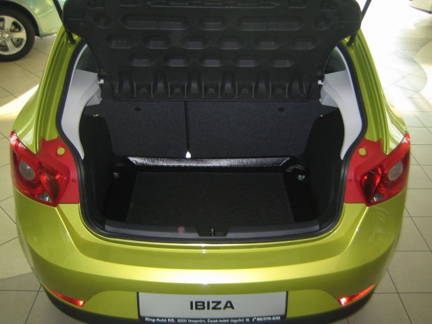 Seat Cordoba, Ibiza 2002-2008, 2008-2017, 2017- Csomagtértálca