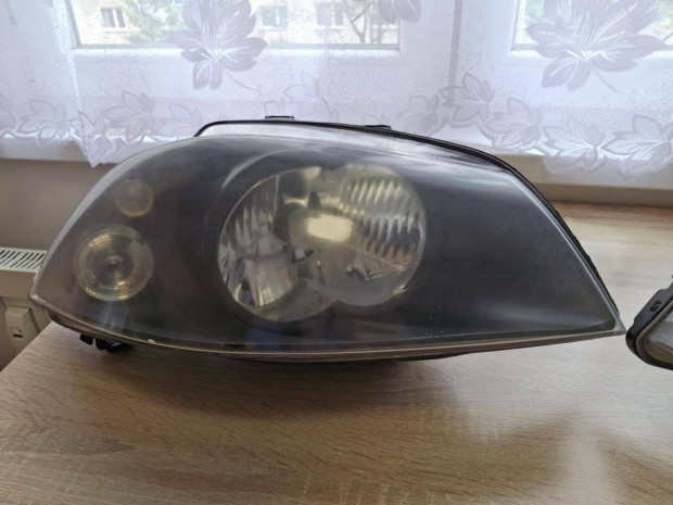 Seat Cordoba fényszóró , a 2 DB ára !!