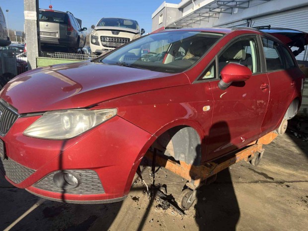 Seat Ibiza l�kh�r�t�,s�rv�d�,motorh�ztet�,l�mpa,csomagt�rajt�,homlokfa