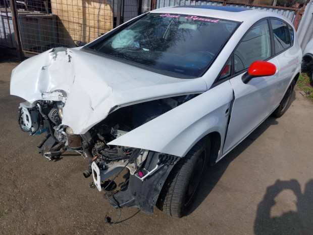 Seat Leon 1P karossz�ria elemei feh�r LB9A