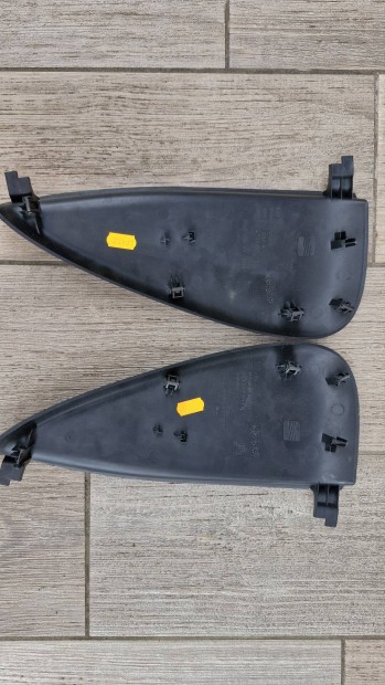 Seat Leon 1P mszerfal vgzr burkolat