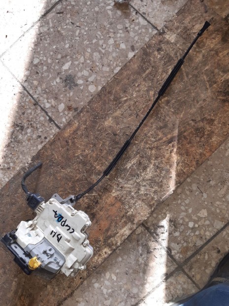 Seat Leon II Cupra Bal H�ts� Ajt� Z�rszerkezet + K�zpontiz�r Motor