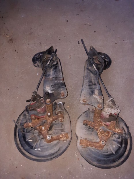 Seat Leon II Cupra H�ts� Csonk�llv�ny Ker�kaggyal + F�knyereg P�rban