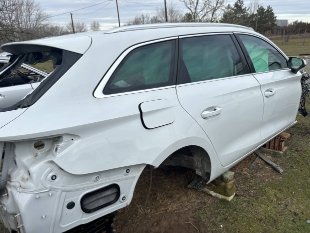 Seat Leon IV 4 5P tükör ajtó sárvédő negyed lámpa lökhárító