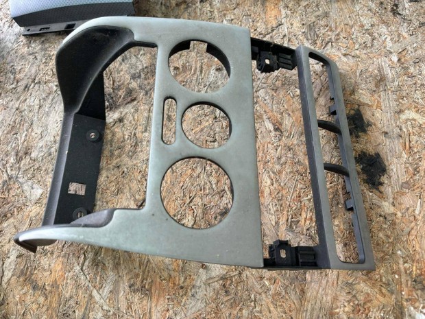 Seat Leon Toledo k�z�p keret 