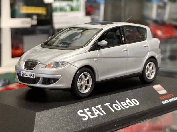 Seat Toledo 2004 silver 1/43 1:43 Seat Dealer Edition