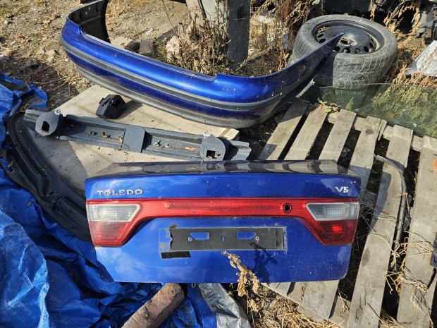 Seat Toledo Lkhrt+csomagtrajt