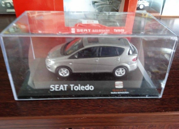 Seat Toledo kisauto modell 1/43 Elad