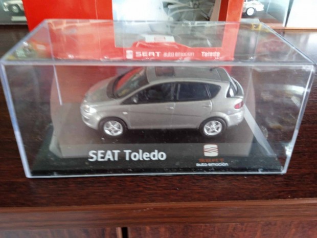 Seat Toledo kisauto modell 1/43 Elad