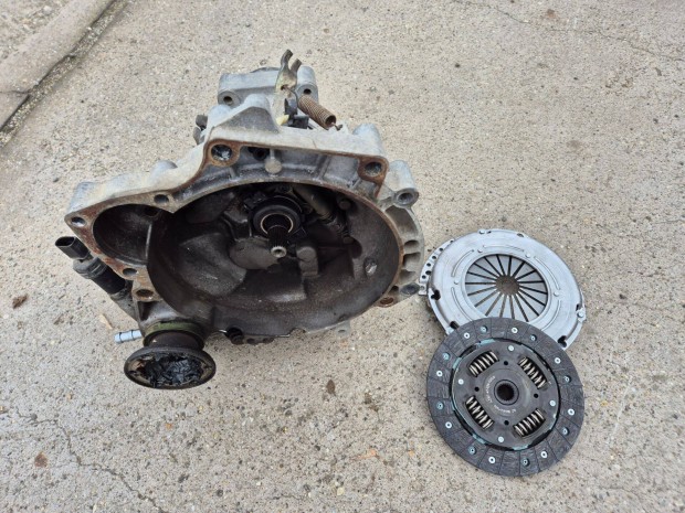 Seat Vw Skoda 1.0 (999 cm3) Benzines váltó + kuplunggal