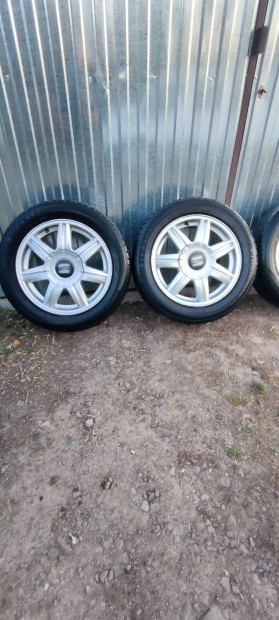 Seat alufelni 90 százalékos nyári gumiabroncs