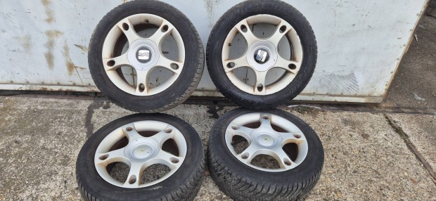 Seat alufelni. 205/55 R16 Goodyear négyévszakos gumik