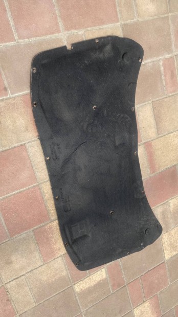 Seat cordoba Ibiza motor zajv�d� burkolat ami motorh�ztet�n bel�l van