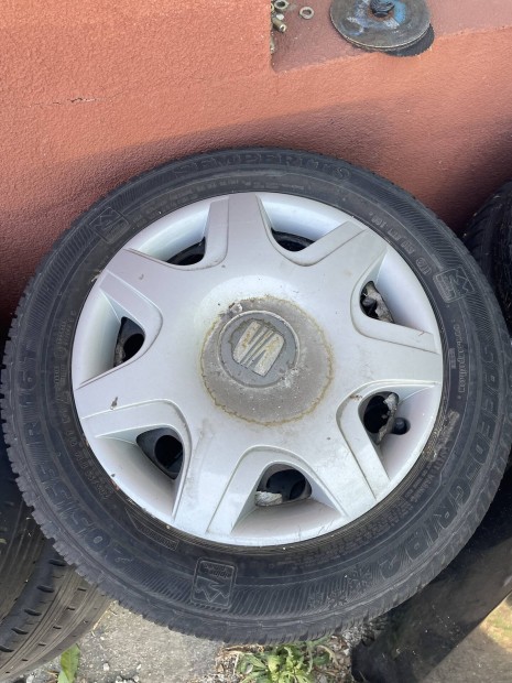 Seat gyri aclfelni tligumival dsztrcsval 205/55 R16 