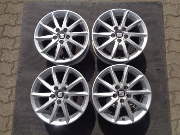 Seat gy�ri alufelni 15-�s, 5�100-as oszt�val �jszer� �llapotban elad�