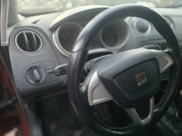 Seat ibiza 6J 1.6 cr  alkatrszei eladk 