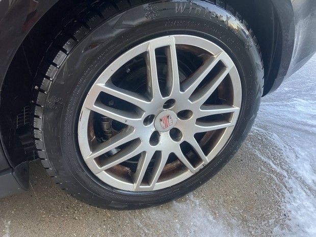 Seat,vw alukerék 16col 205 55 R16 téligumival