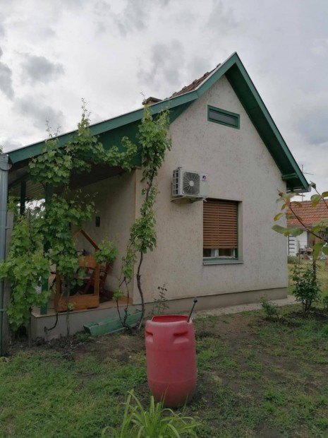 Sebők kertben (Békés) jól felszerelt zártkert eladó