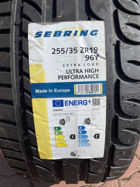 Sebring Ultra High Performance 255/35 R19 96Y