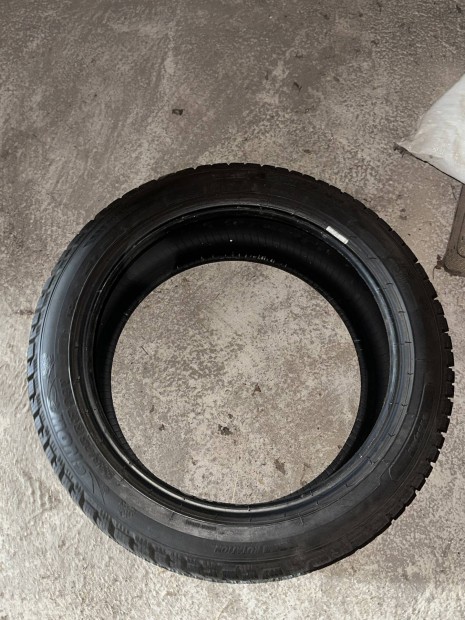 Sebring tligumi 225/45R17