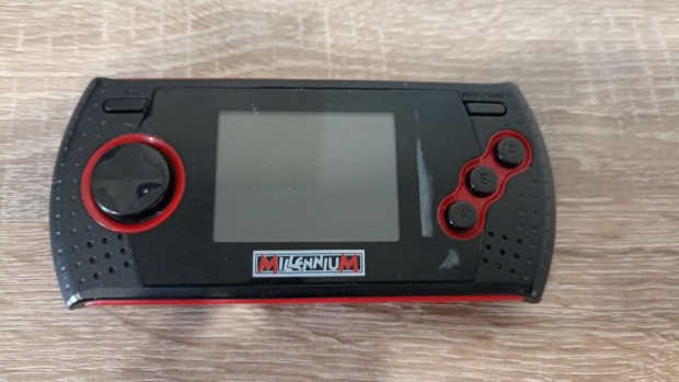 Sega Millenium Portable konzol