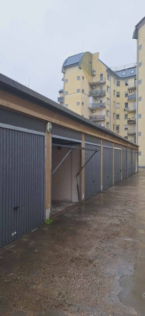 Segner t�ren gar�zs elad�!