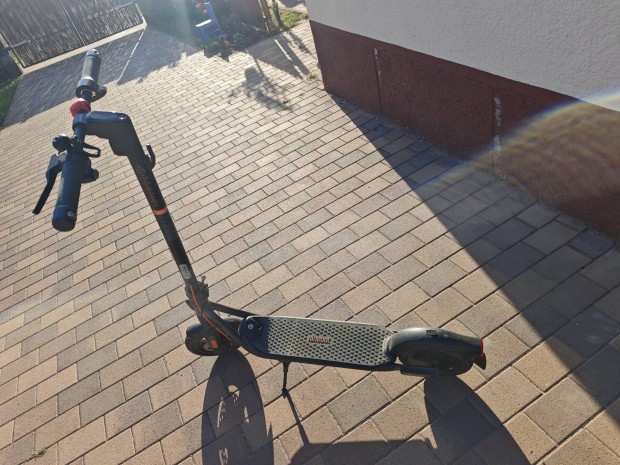 Segway Nineboor F2 pro telós roller eladó
