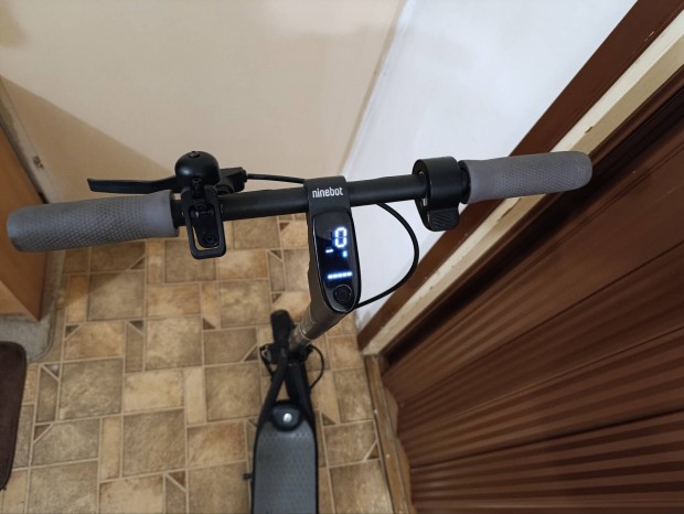 Segway Ninebot F25E elektromos roller