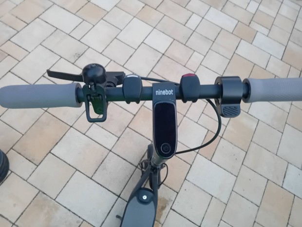 Segway Ninebot F25 elektromos roller elad�