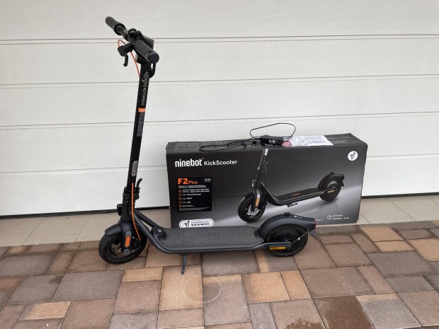 Segway Ninebot F2 Plus elektromos roller