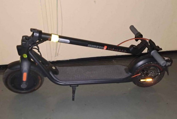 Segway Ninebot F30 E (2027 márciusig garanciális!)
