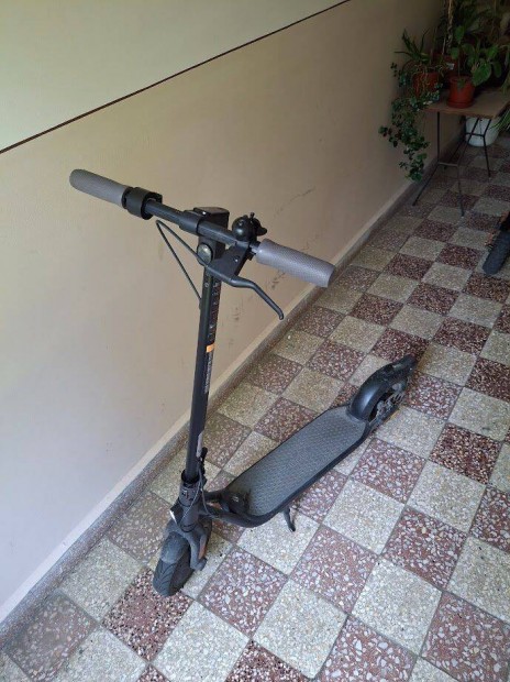 Segway Ninebot Kickscooter F25E elektromos roller