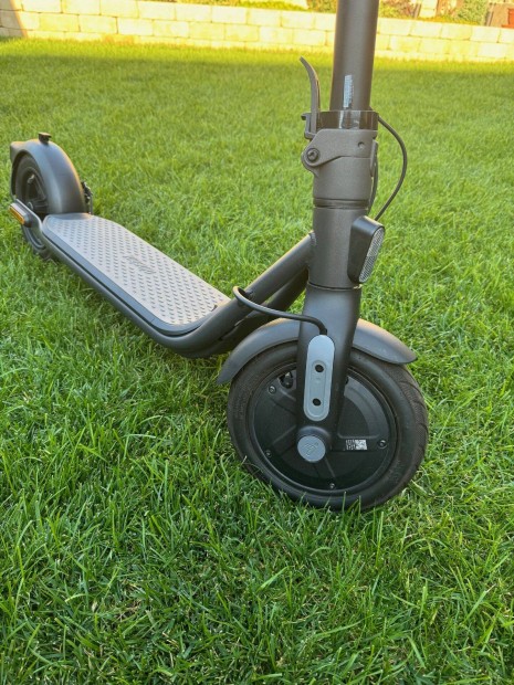 Segway-Ninebot Kickscooter F25 elektromos roller