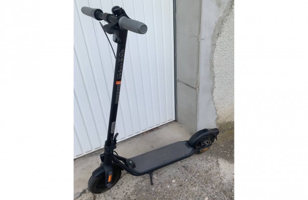Segway Ninebot Kickscooter F25 eroller, elektromos roller