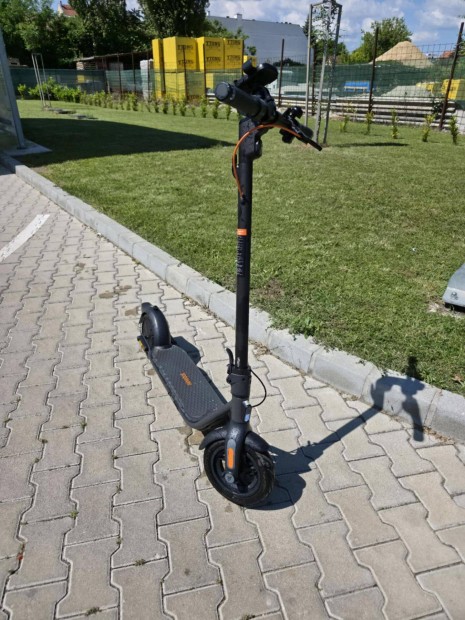 Segway Ninebot Kickscooter F2 Plus elektromos roller